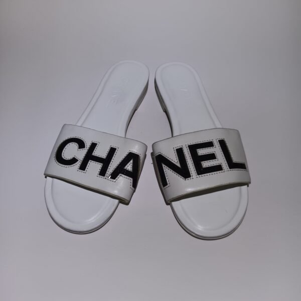 Zapatillas Chanel blancas